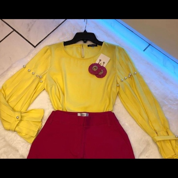 Women yellow blouse long sleeve, size large never worn. - Picture 1 of 5